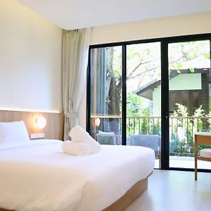 Premier King Room Garden View